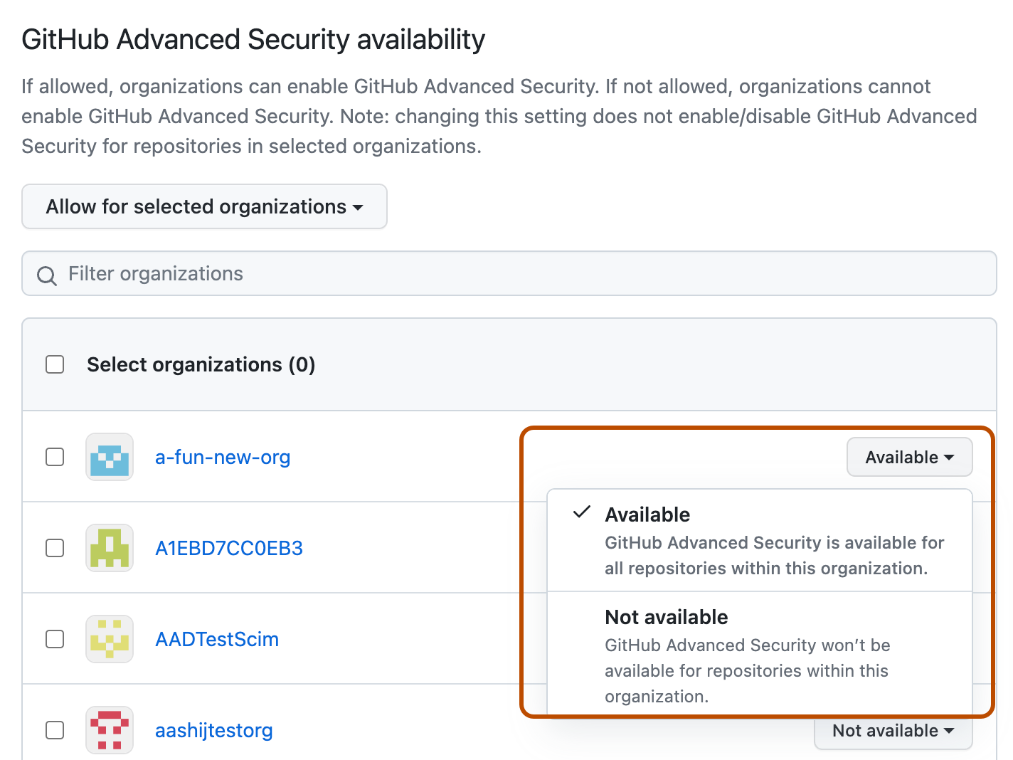 Captura de pantalla de las directivas Advanced Security. La lista desplegable para seleccionar una directiva Advanced Security para una organización individual de la cuenta empresarial se resalta con un contorno naranja.