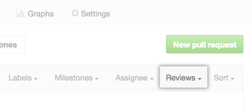 Menu suspenso Reviews (Revisões) no menu filter (filtro) acima da lista de pull requests